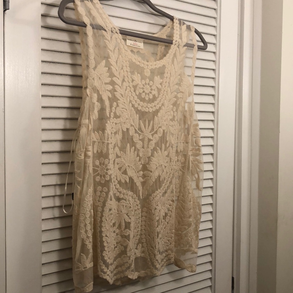 Bobbie Brooks cream lace tank